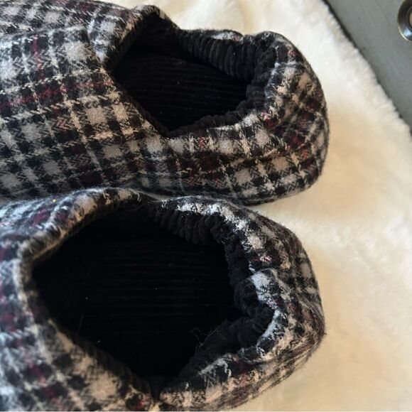 Plaid slippers size small (5-6) NWOT‎ - Picture 2 of 4